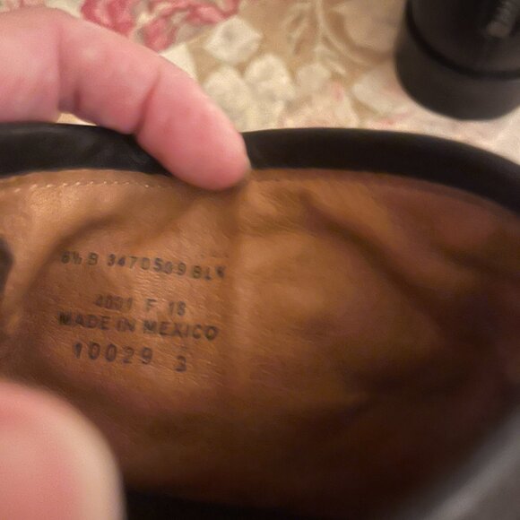 FRYE veronica short black boots. EXCELLENT condition. 12/1to 12/2 only. - Picture 5 of 7